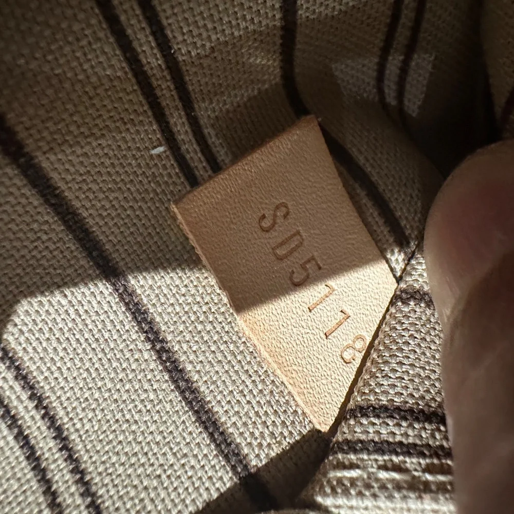 Louis Vuitton Neverfull GM - Picture 13 of 16